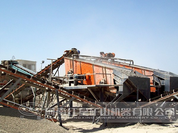 制砂生產(chǎn)線現(xiàn)場(chǎng) 制砂生產(chǎn)線現(xiàn)場(chǎng)