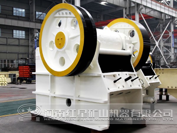 凹凸棒石顎式破碎機(jī) 凹凸棒石顎式破碎機(jī)