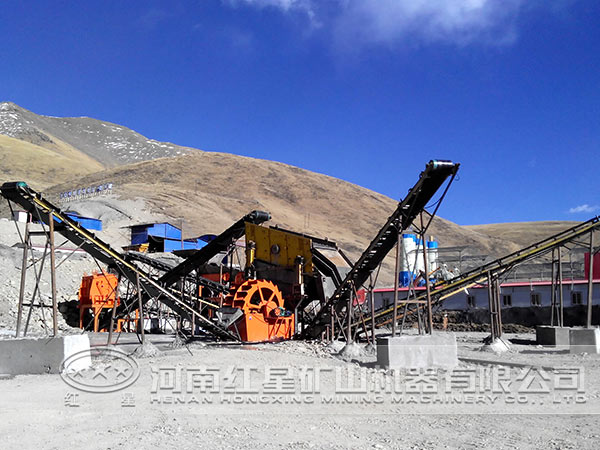 制砂生產(chǎn)線現(xiàn)場 制砂生產(chǎn)線現(xiàn)場