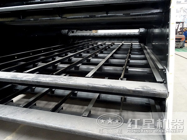 振動篩內(nèi)部 振動篩內(nèi)部