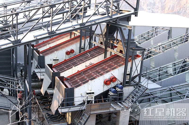 石料生產(chǎn)線生產(chǎn)現(xiàn)場(chǎng) 石料生產(chǎn)線生產(chǎn)現(xiàn)場(chǎng)