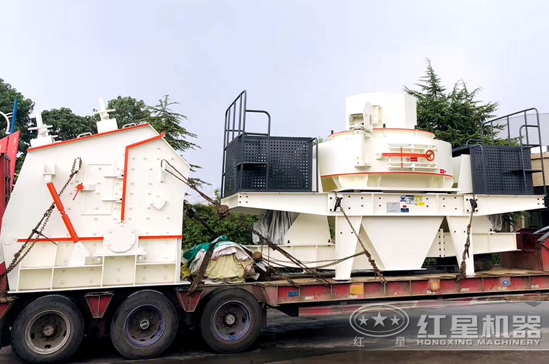 石料生產(chǎn)線發(fā)貨現(xiàn)場(chǎng) 石料生產(chǎn)線發(fā)貨現(xiàn)場(chǎng)