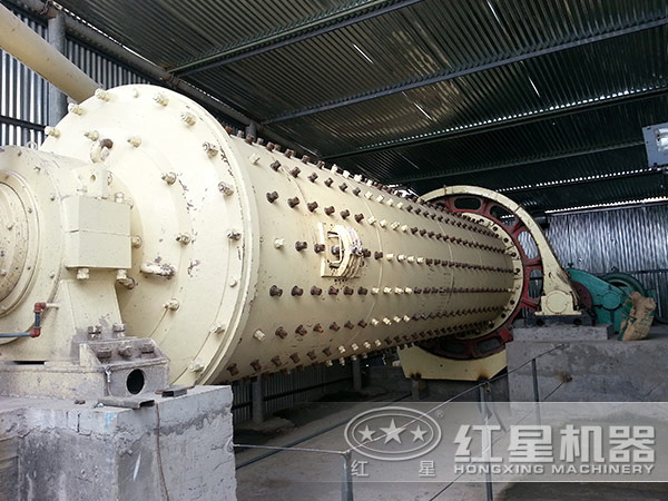 球磨機(jī)作業(yè)現(xiàn)場(chǎng)圖 球磨機(jī)作業(yè)現(xiàn)場(chǎng)圖