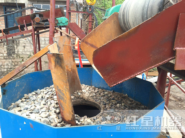 鵝卵石制沙機作業現場 鵝卵石制沙機作業現場