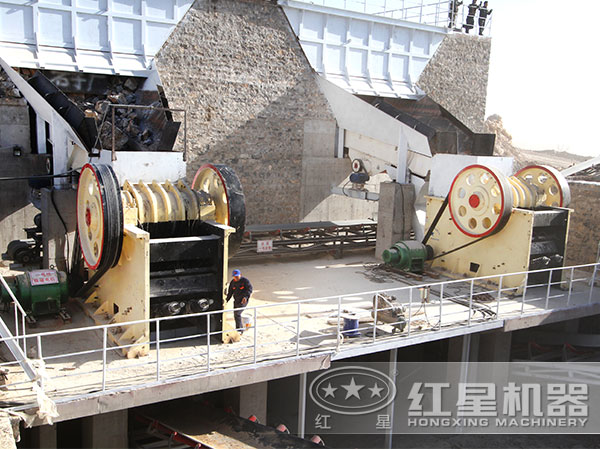 鄂式破碎機(jī) 鄂式破碎機(jī)