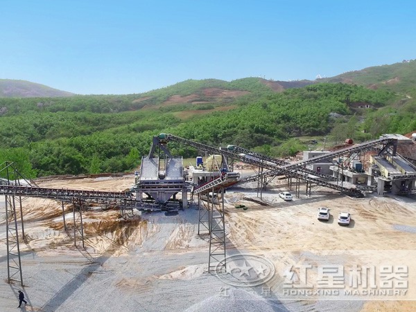 石料破碎生產線作業現場 石料破碎生產線作業現場