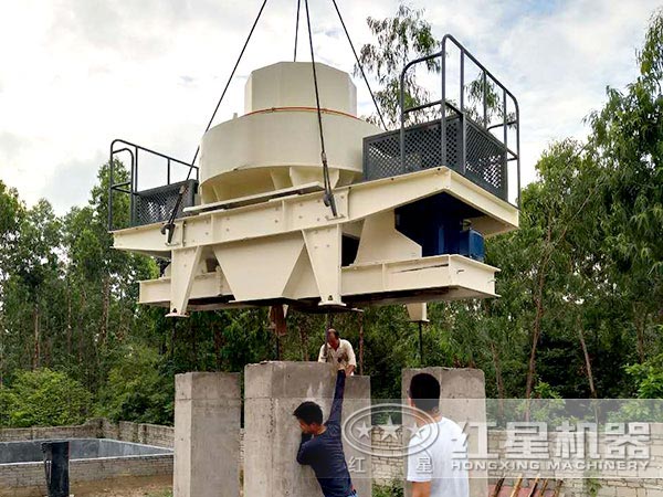 時產(chǎn)350噸制砂生產(chǎn)線安裝現(xiàn)場 時產(chǎn)350噸制砂生產(chǎn)線安裝現(xiàn)場