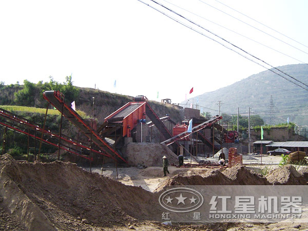 生產線中的焦炭破碎機 生產線中的焦炭破碎機