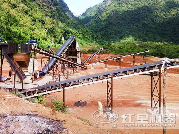 風(fēng)化砂反擊式破碎機(jī)生產(chǎn)現(xiàn)場(chǎng) 風(fēng)化砂反擊式破碎機(jī)生產(chǎn)現(xiàn)場(chǎng)