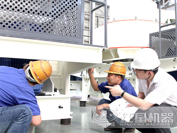 技術人員檢測成品制砂機 技術人員檢測成品制砂機