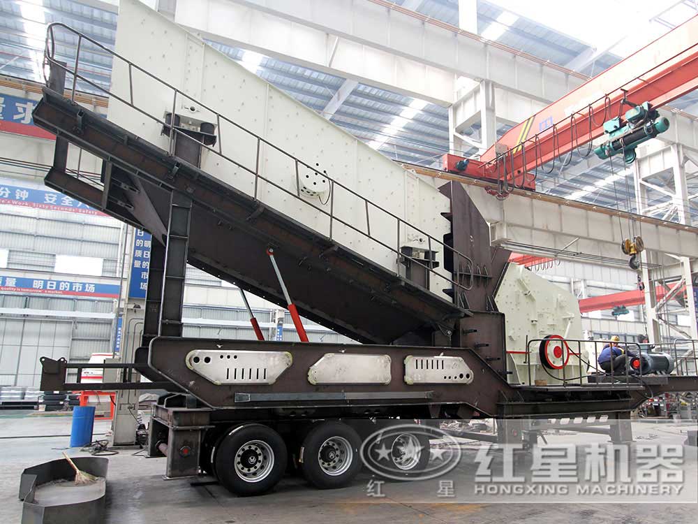 移動(dòng)破碎篩分一體機(jī) 移動(dòng)破碎篩分一體機(jī)