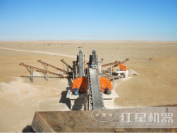 硅石破碎機作業(yè)現(xiàn)場 硅石破碎機作業(yè)現(xiàn)場