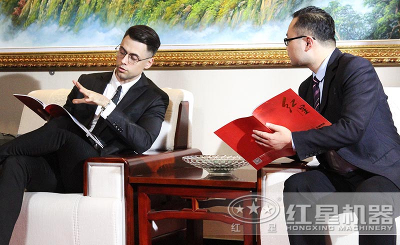 客戶來廠參觀、了解設備 客戶來廠參觀、了解設備