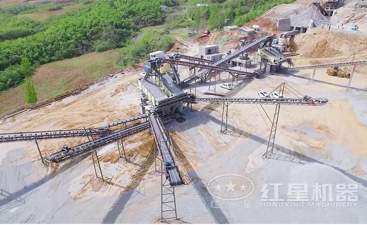 大型石料生產(chǎn)現(xiàn)場(chǎng) 大型石料生產(chǎn)現(xiàn)場(chǎng)