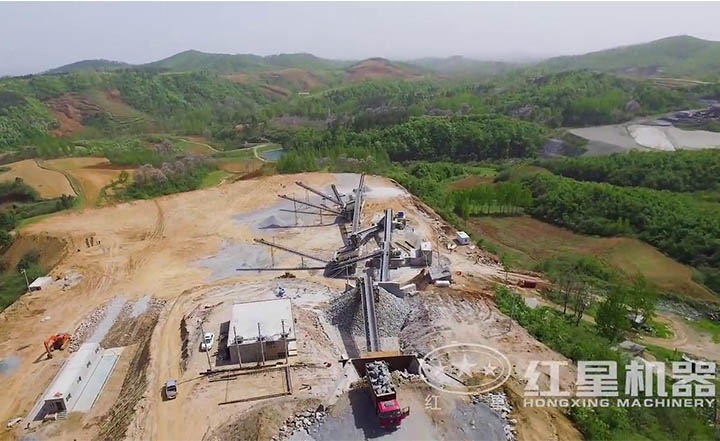 大型碎石機作業現場 大型碎石機作業現場