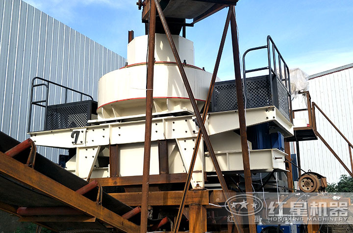 制砂機(jī)作業(yè)現(xiàn)場(chǎng) 制砂機(jī)作業(yè)現(xiàn)場(chǎng)