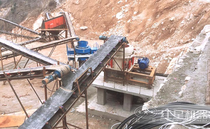 固定式新型制砂生產(chǎn)線安裝現(xiàn)場 固定式新型制砂生產(chǎn)線安裝現(xiàn)場