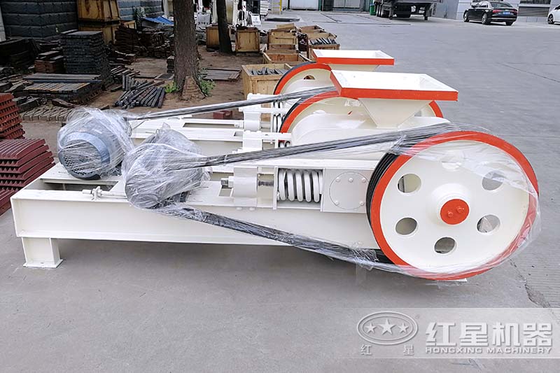 對(duì)輥式粉碎機(jī)設(shè)備 對(duì)輥式粉碎機(jī)設(shè)備