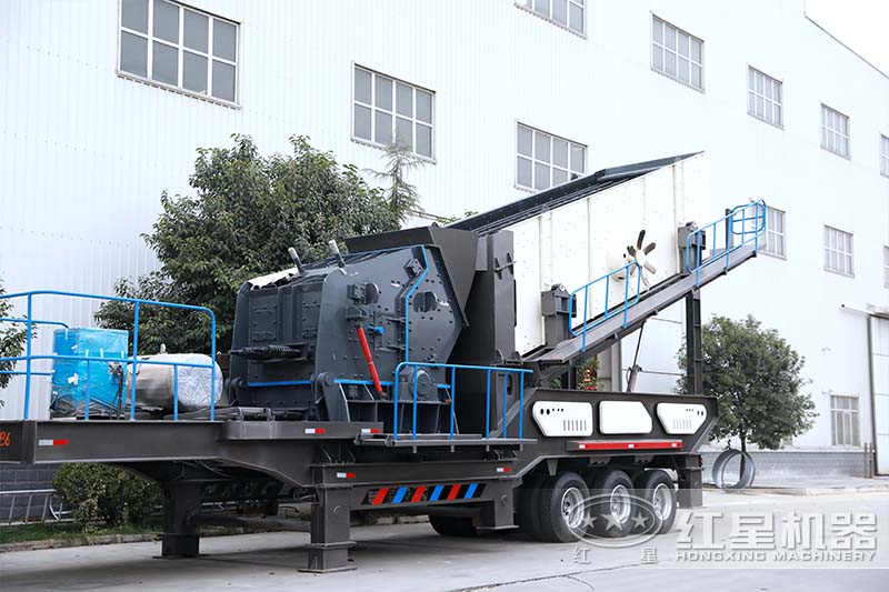 移動反擊式粉碎機設備實拍 移動反擊式粉碎機設備實拍