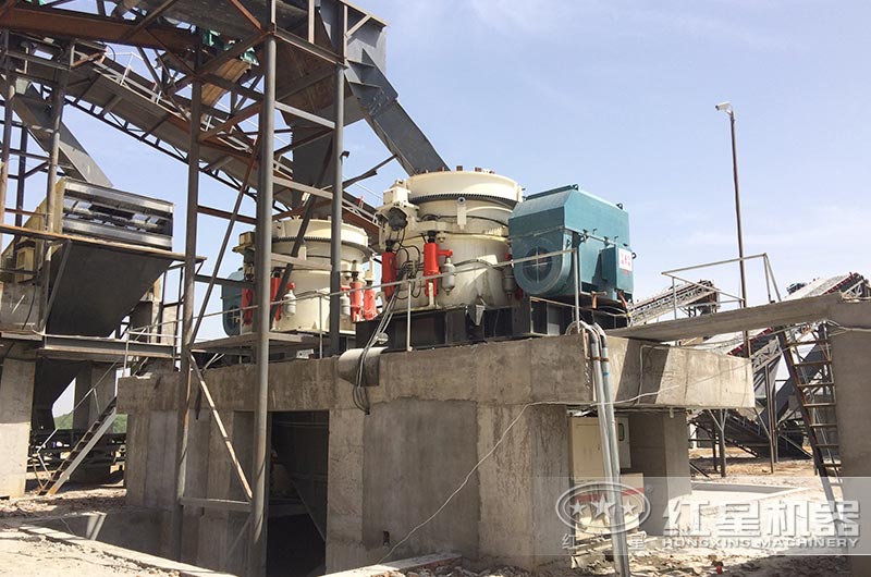 圓錐破碎機(jī)生產(chǎn)現(xiàn)場 圓錐破碎機(jī)生產(chǎn)現(xiàn)場