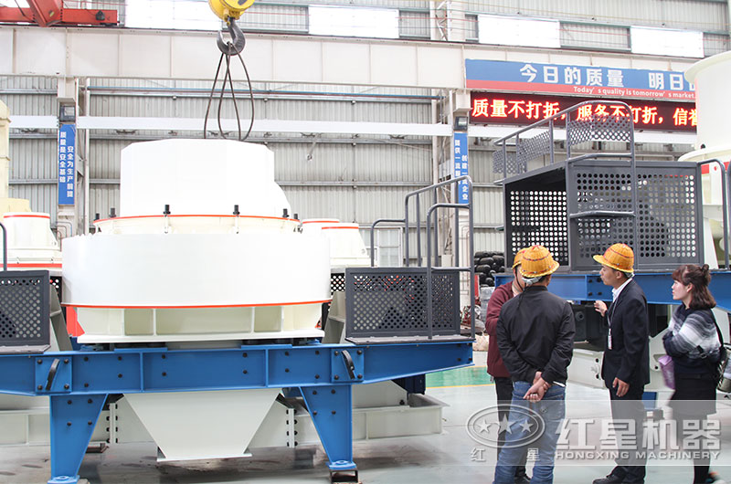 客戶(hù)來(lái)廠考察河卵石制砂設(shè)備 客戶(hù)來(lái)廠考察河卵石制砂設(shè)備