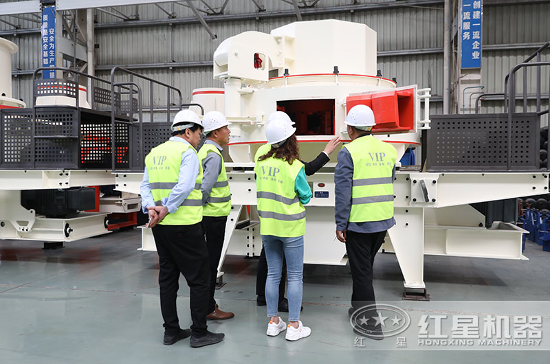 客戶來廠考察制砂機設備 客戶來廠考察制砂機設備