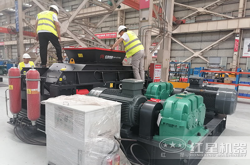 客戶來(lái)廠考察對(duì)輥制砂機(jī)設(shè)備 客戶來(lái)廠考察對(duì)輥制砂機(jī)設(shè)備